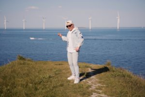 Widoo apie naujausios dainos įrašus ir darbą su Edgaru Lubiu: „Verkiau ir galvojau mesti muzikanto karjerą“