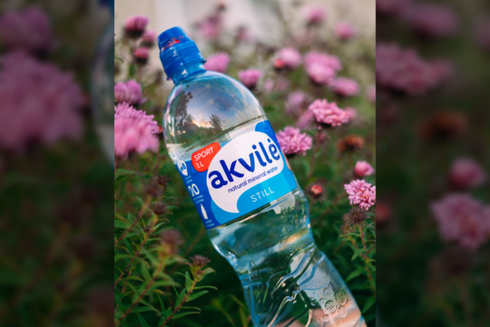 Jau geriau gerti gazuotą mineralinį vandenį ar vandenį su skoniu, negu jo negerti iš viso ar gerti saldintus gazuotus gėrimus.
