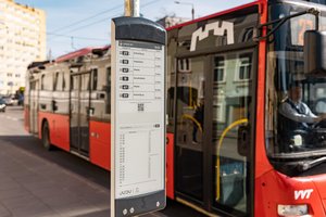 Vilniečių laukia pokyčiai viešojo transporto stotelėse: pakeis popierinius tvarkaraščius