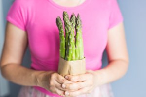 Paaiškino, kodėl smidrai – išskirtinė daržovė: mažina cholesterolio kiekį, stabdo uždegimus