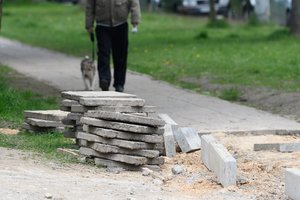 Siuntė darbuotoją į užsienį kloti plytelių, bet šis dirbti atsisakė: teismas nutarė, ar asmuo kaltas