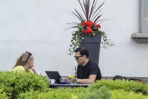 Paaiškino, kas lemia, jog gyventojai net ir esant didelei infliacijai jaučiasi gerai