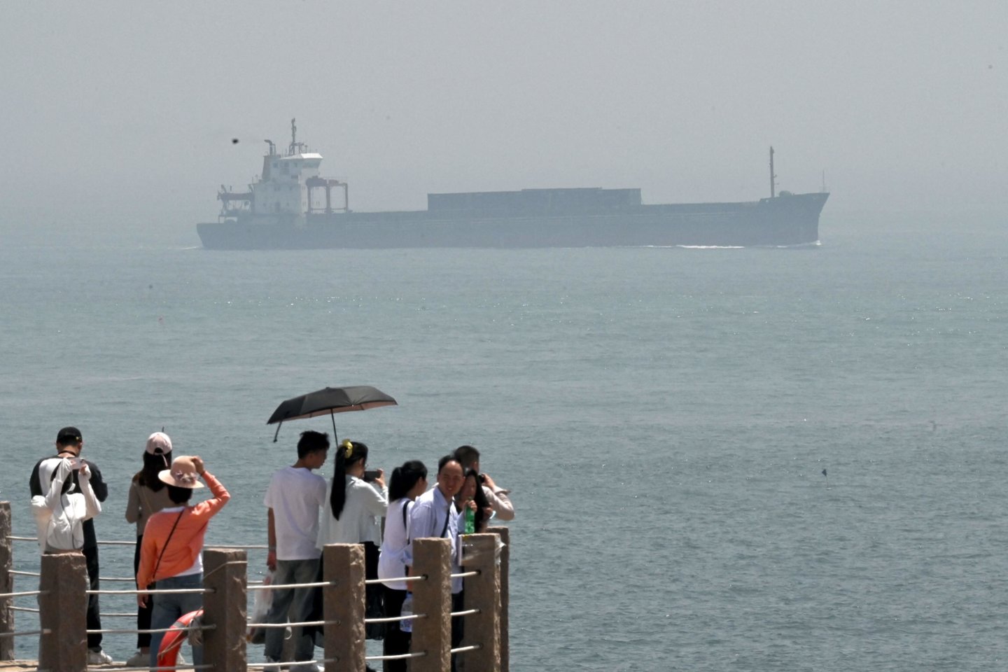 ​Taivano sąsiauriu šeštadienį praplaukė trys Kinijos laivai, tarp jų – lėktuvnešis „Shandong“, pranešė Nacionalinės gynybos ministerija Taipėjuje.<br>AFP/Scanpix asociatyvi nuotr.