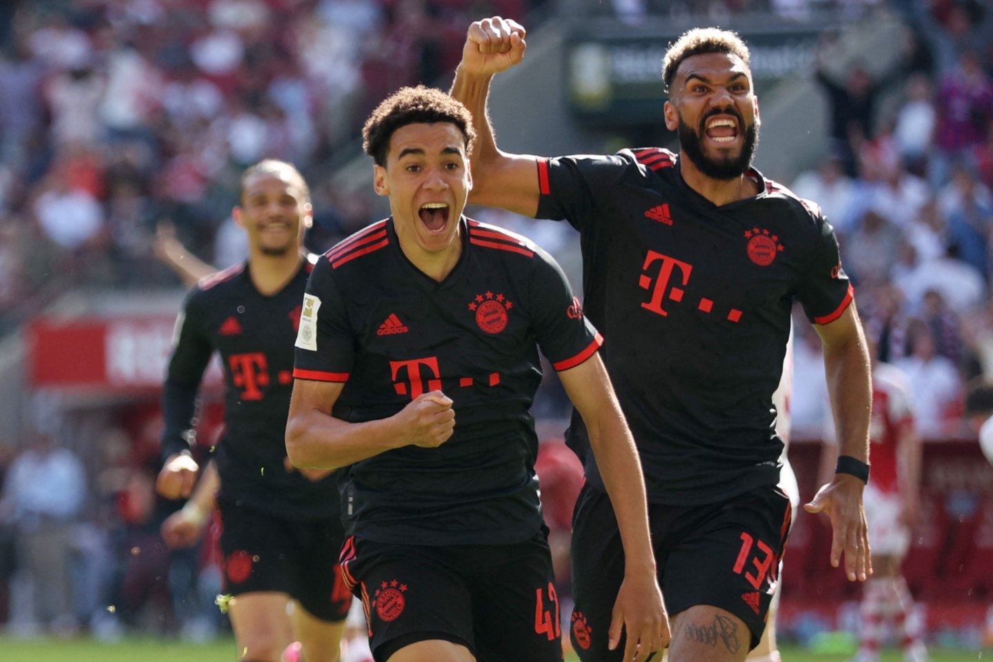 Vokietijos futbolo čempionatas baigėsi dramatiškai.<br>Reuters/Scanpix nuotr.