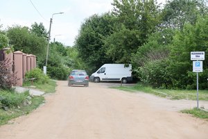 NATO svečiams – žvyrkelio dulkės: vietiniai jau dabar ne tik langų, bet ir krištolinių vazų sekcijoje nespėja valyti