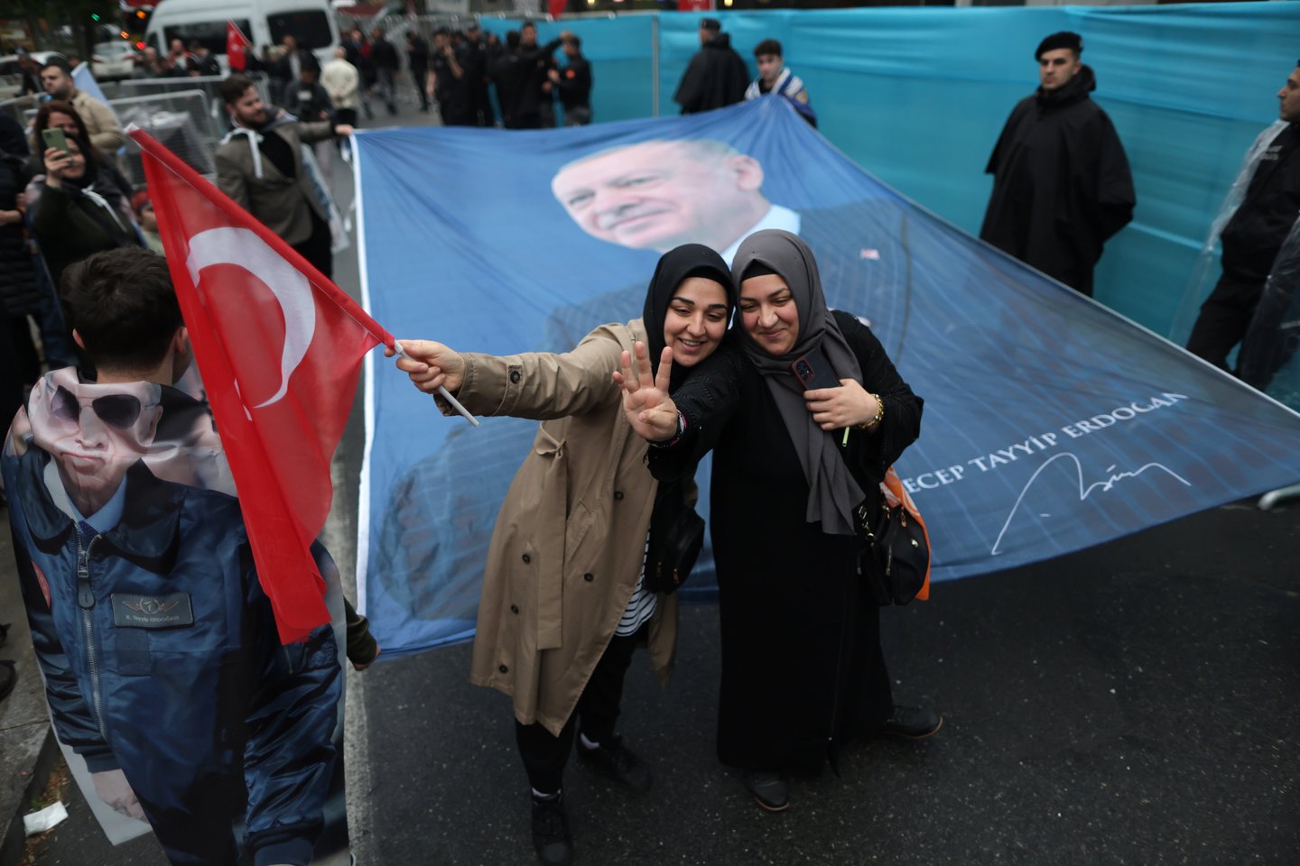 Turkijoje pirmą kartą šalies istorijoje surengtas antrasis rinkimų ratas.<br>EPA-ELTA nuotr.