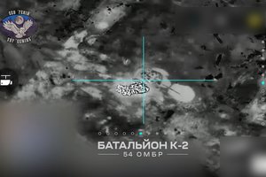 Įsimintini vaizdai: ukrainiečiai sunaikino moderniausią Rusijos tanką