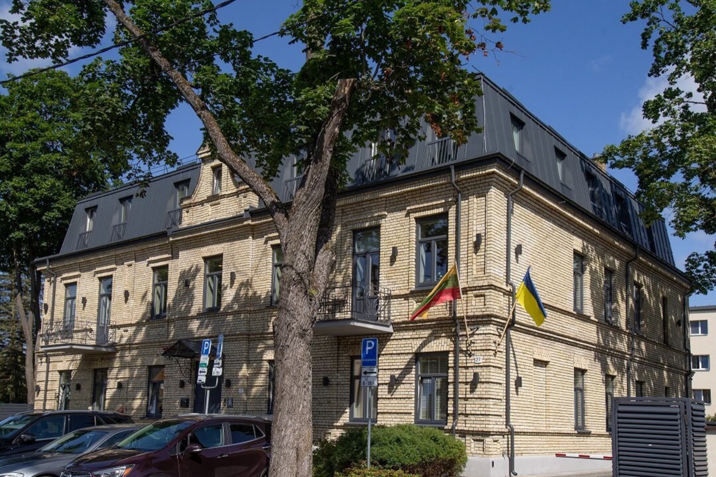 Kylant palūkanoms už terminuotuosius indėlius atsiranda ir naujų sprendimų – „Mano bankas“ vienas pirmųjų Lietuvoje pradėjo mokėti palūkanas už lėšas einamojoje banko sąskaitoje.