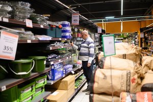 Nebeteks parduotuvėse traukti vis daugiau pinigų: vasarą šie skaičiai taps vienaženkliai