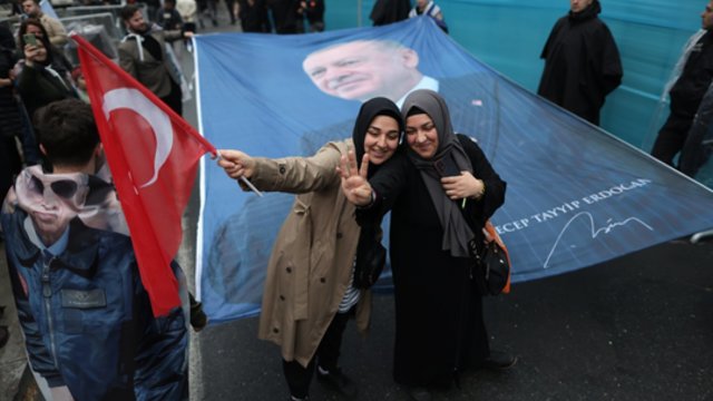 Po R. T. Erdogano pergalės turkai netramdė emocijų: džiaugėsi, kad nelaimėjo blogis