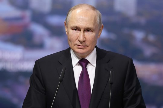  Vladimiras Putinas.