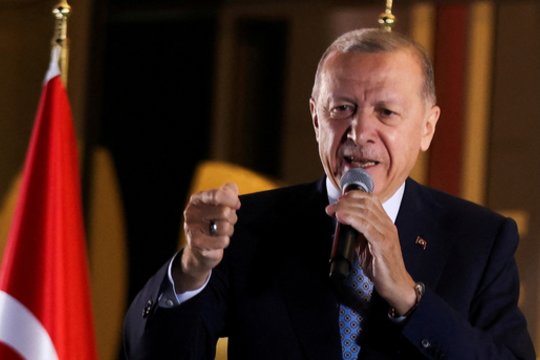 R. T. Erdoganas vėl laimėjo Turkijos prezidento rinkimus.