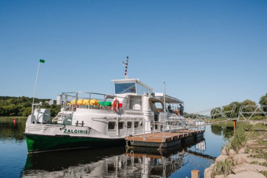 Atnaujintas laivas „Žalgiris“ iki pat rugsėjo kursuos tarp Nemuno salos ir Zapyškio.