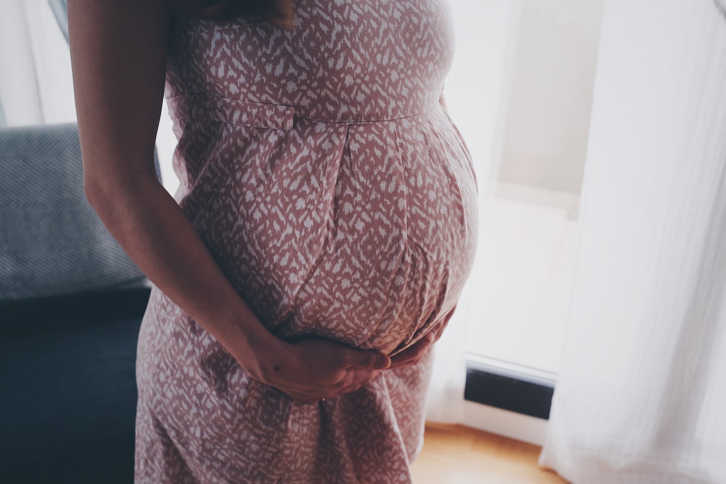 Įvairių klausimų turi ne tik planuojančios nėštumą, bet ir pastojusios moterys, o ypač tos, kurios pastojo neplanuotai – žinant atsakymus į dažniausius klausimus nėštumo laikotarpis gali praeiti daug sklandžiau, patiriant mažiau nerimo.<br>„Unsplash“ nuotr.