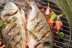 Grilyje keptos dorados su petražolių padažu: kulinaras dalijasi patarimais ir receptu