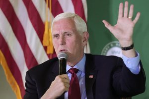 Šaltiniai: buvęs viceprezidentas M. Pence‘as sieks JAV prezidento posto
