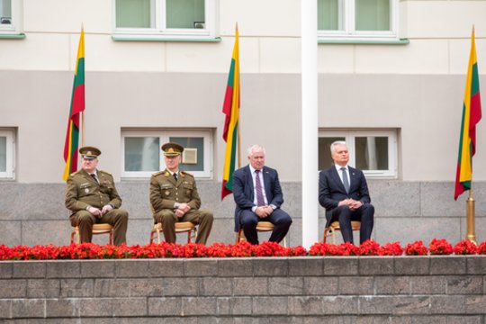  A.Anušauskas pažymėjo, kad jo ateitis kitoje Vyriausybėje priklausys ne tik nuo parlamento ir valdančiosios daugumos valios, bet ir nuo šalies vadovo pozicijos.