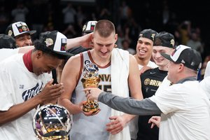 Ar „Nuggets“ krepšininkai pirmąkart užsimaukšlins NBA čempionų karūną?