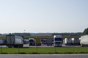 Lenkija uždarė sienas vilkikams iš Rusijos ir Baltarusijos