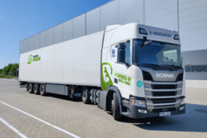 Prekes į „Lidl“ parduotuves pristato biometanu varomi vilkikai