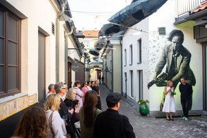 Atkeliavo Jono Meko ir jo žmonos fotografijos