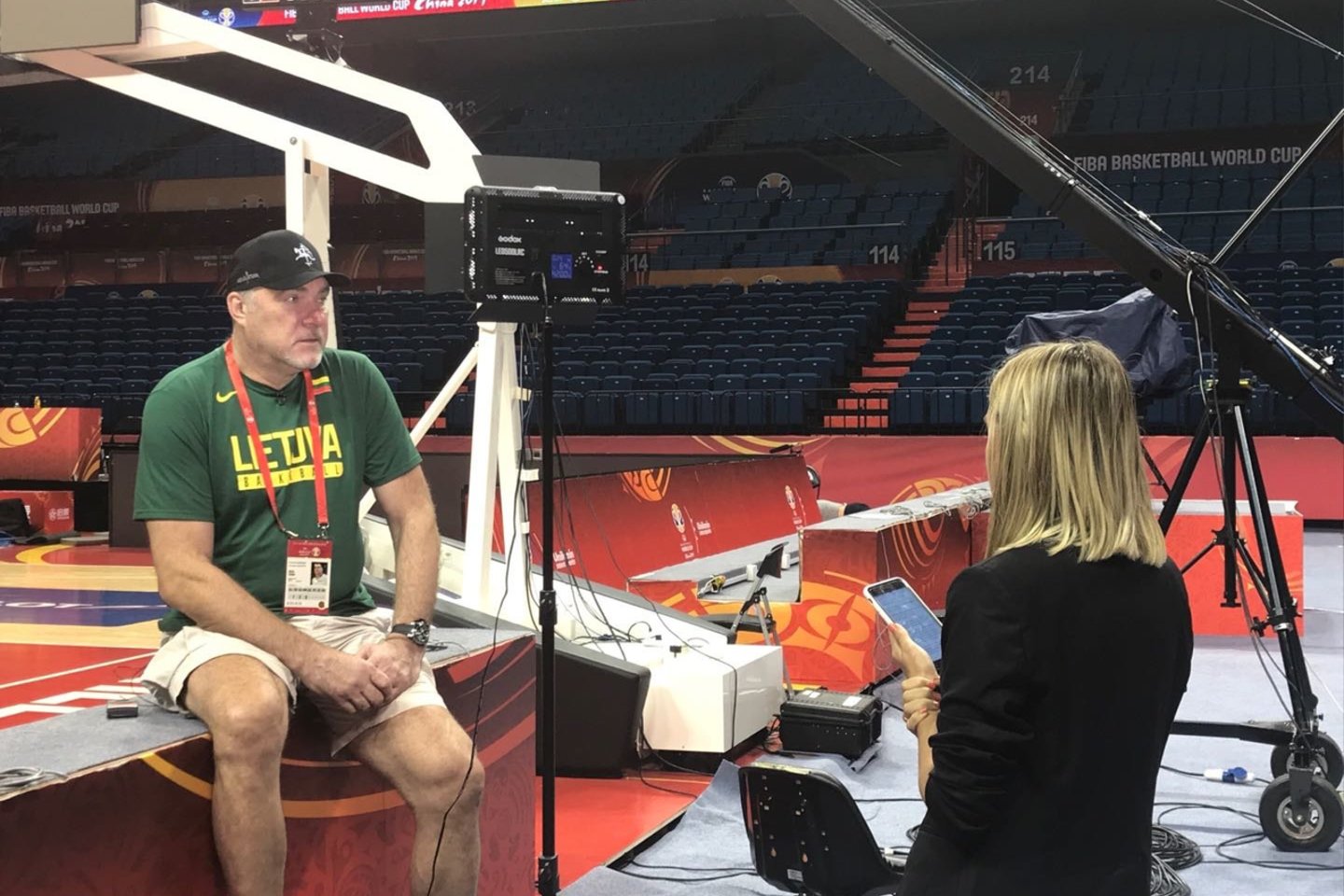  K.Kvašniova-Yague Ispanijoje pasiilgsta krepšinio, todėl džiaugėsi gavusi progos dirbti FIBA kanale Pasaulio čempionate 2019-aisiais, kur kalbino ir Arvydą Sabonį.