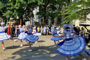 Klaipėdos abiturientams nuskambėjo paskutinis skambutis
