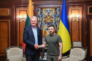G. Nausėda telefonu kalbėsis su V. Zelenskiu dėl jo dalyvavimo NATO viršūnių susitikime