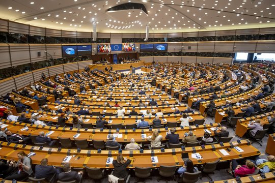 ​Europos Parlamentas (EP) paragino parengti suderintą strategiją, skirtą apsisaugoti nuo užsienio kišimosi artėjant 2024 metų EP rinkimams.