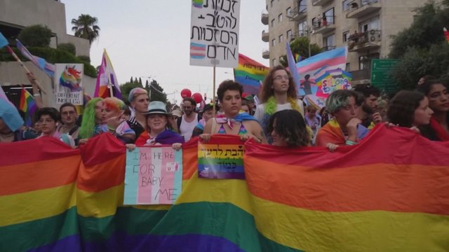 Vaivorykštės spalvomis nušvito Izraelio gatvės: dešimtys tūkstančių dalyvavo homoseksualų eitynėse