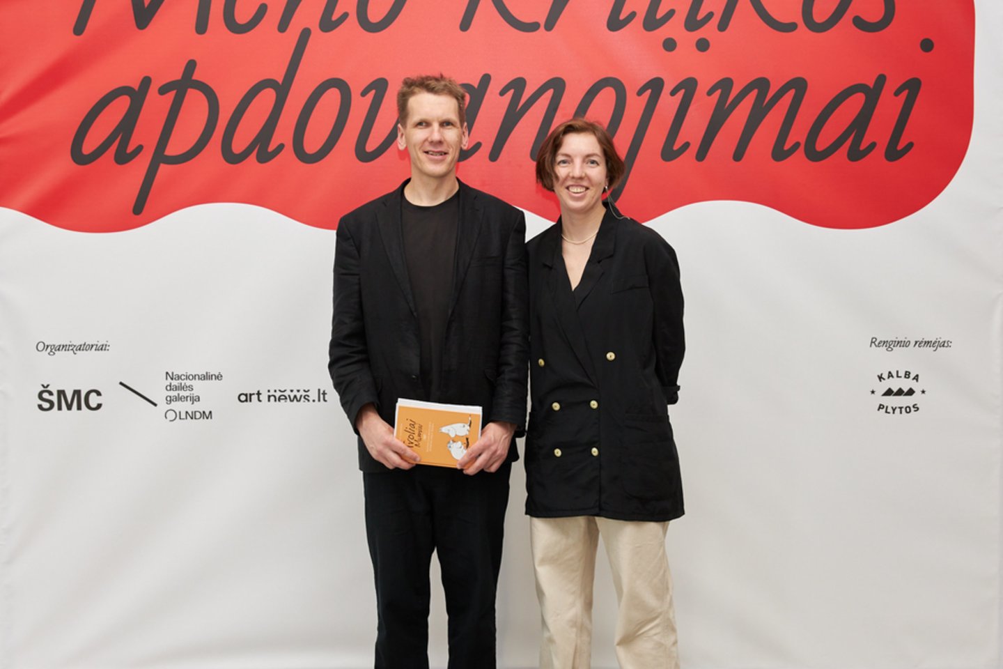 Nacionalinėje dailės galerijoje įteikti pirmieji Lietuvoje vizualaus meno kritikos apdovanojimai.<br>A.Solomino nuotr.