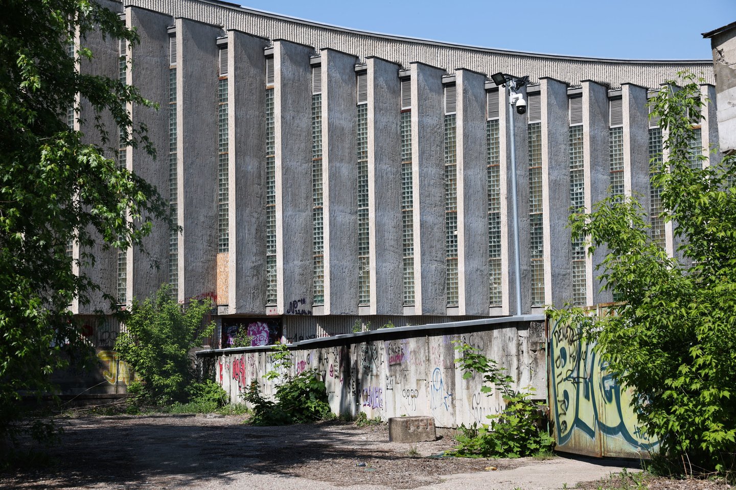 Vyriausybės suburta darbo grupė nusprendė ant žydų kapinių Vilniuje sovietmečiu pastatytą sporto rūmų pastatą paversti atminties vieta, o ne konferencijų centru, kaip planuota anksčiau.<br>R.Danisevičiaus nuotr.