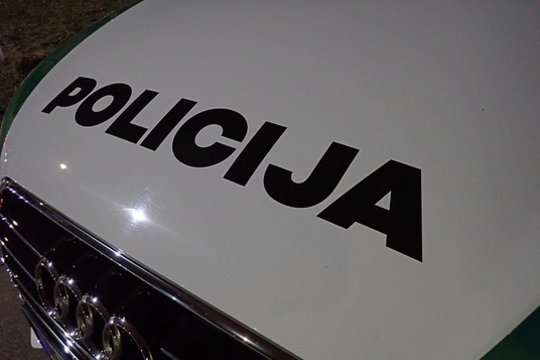 Policija.