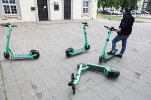 Vilniuje įsigaliojo naujas draudimas, bet daugeliui tai nė motais: pažeidėjų – nors vežimu vežk 