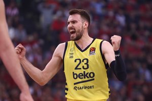 Patyčios Turkijoje – „Fenerbahce“ 42 taškų skirtumu nušlavė „Anadolu Efes“