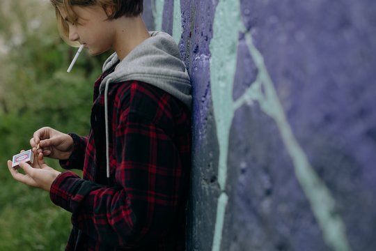 Nors įprastas cigaretes naujai mėginančių rūkyti mažėja, elektronines cigaretes rūko kas penktas šalies moksleivis.