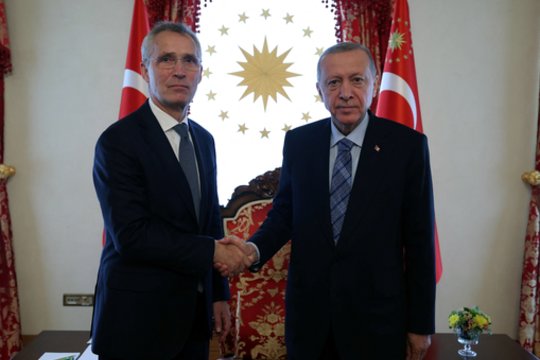 ​Sekmadienį Stambule vyksta Turkijos prezidento Recepo Tayyipo Erdogano ir NATO generalinio sekretoriaus Jenso Stoltenbergo derybos, praneša naujienų portalas rbc.ua remdamasis Turkijos leidiniu „Star“.