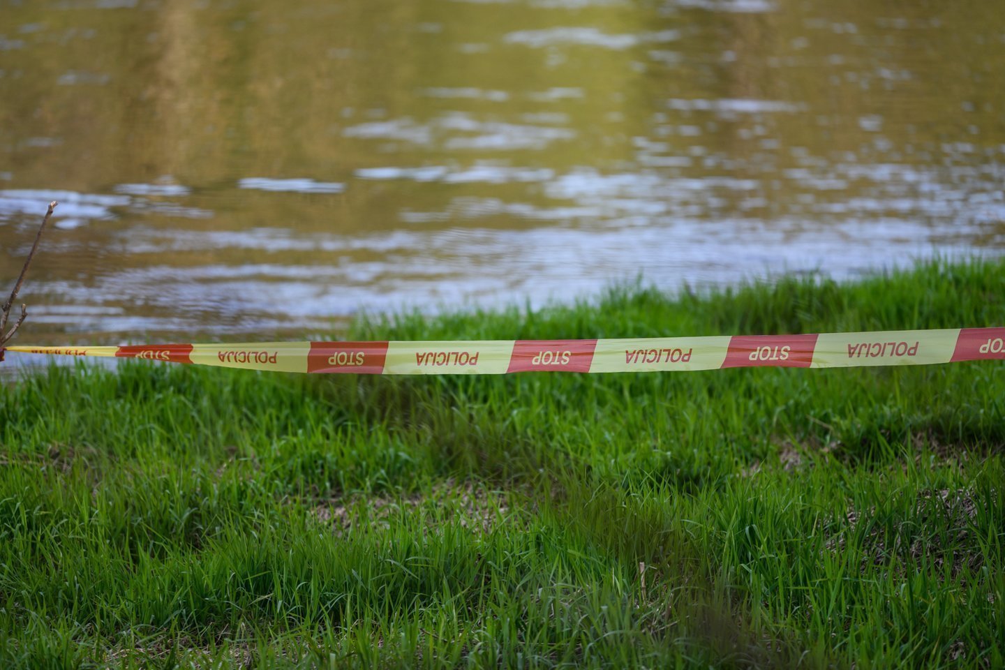 Vilniuje prie upės rastas penkiamečio kūnas.<br>V.Skaraičio asociatyvi nuotr.