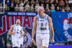 Klaidų šou surengęs „Lietkabelis“ Jonavos krepšininkams pravėrė duris laimėti istorinę LKL bronzą