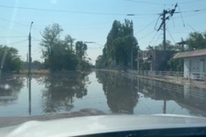 Kachovkos užtvankoje vandens lygis krenta, bet TATENA „nemato pavojaus“ Zaporožės AE