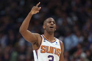 „Phoenix Suns“ svarsto galimybę atleisti Chisą Paulą