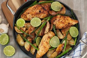 Vištiena su smidrais ir bulvėmis: lengva, paprasta ir gardu