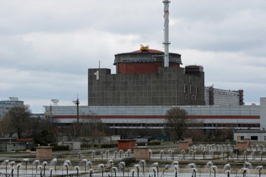​Zaporožės atominėje elektrinėje vyksta darbai, kurių tikslas – užtikrinti pakankamą kiekį jėgainės reaktorių aušinimui skirto vandens, jei nutrūktų tiekimas iš Kachovkos rezervuaro. Kaip praneša naujienų agentūra „Ukrinform“, tai pareiškė Tarptautinės atominės energijos agentūros (TATENA) vadovas Rafaelis Grossi.