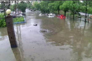 Gamtos kerštas Rusijai – stichija skandina Vladivostoką