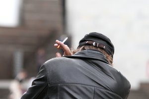 Mesti rūkyti niekaip negalintis Justinas niršta: „Leiskit žinot apie tai, ką traukiu į plaučius“