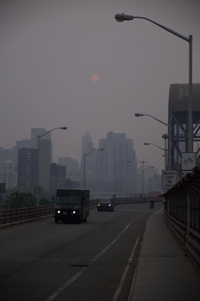 Niujorke viešinti lietuvių pora užfiksavo, kaip atrodo dūmuose paskendęs miestas.<br>Luko Verbicko nuotr.