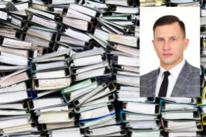 Konservatorius vos per pusę kadencijos pranoko politikos senbuvius: tarp kanceliarinių išmokų – keisti pirkiniai