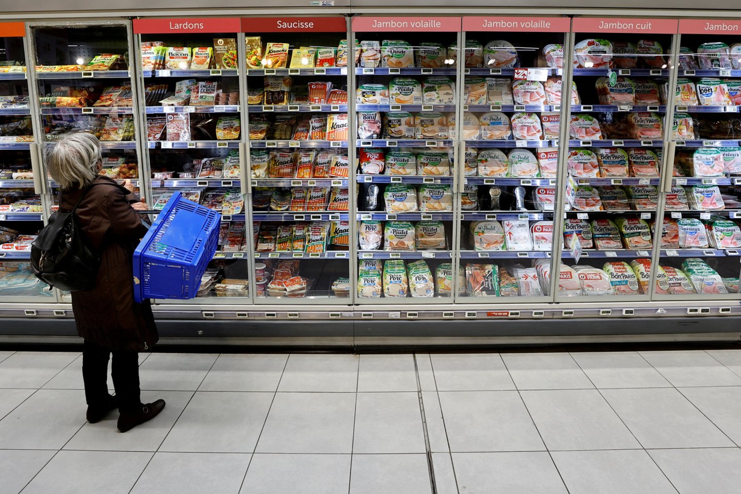 Didieji Prancūzijos maisto produktų gamintojai po vyriausybės spaudimo įsipareigojo kitą mėnesį sumažinti šimtų produktų kainas.​<br>Reuters/Scanpix nuotr.