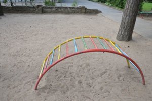 Šiauliečiai tėvai neslepia apmaudo: „Kiemuose lėšų sovietinio paveldo pakeitimui nėra ir nebus“