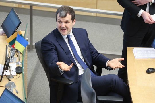Seimo posėdis,Seimas Paluckas